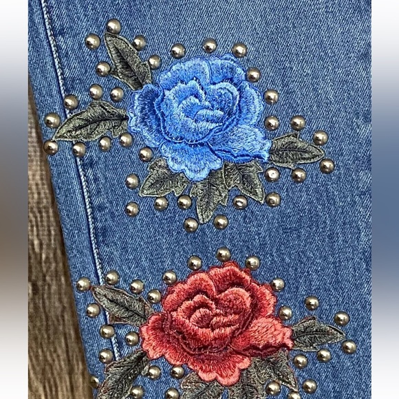 Carmar Floral Embroidered Distressed Jeans Blue Size 26 - Picture 2 of 6